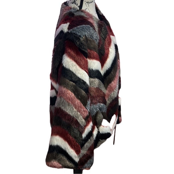 Waverly Grey faux fur coat - Picture 5 of 5